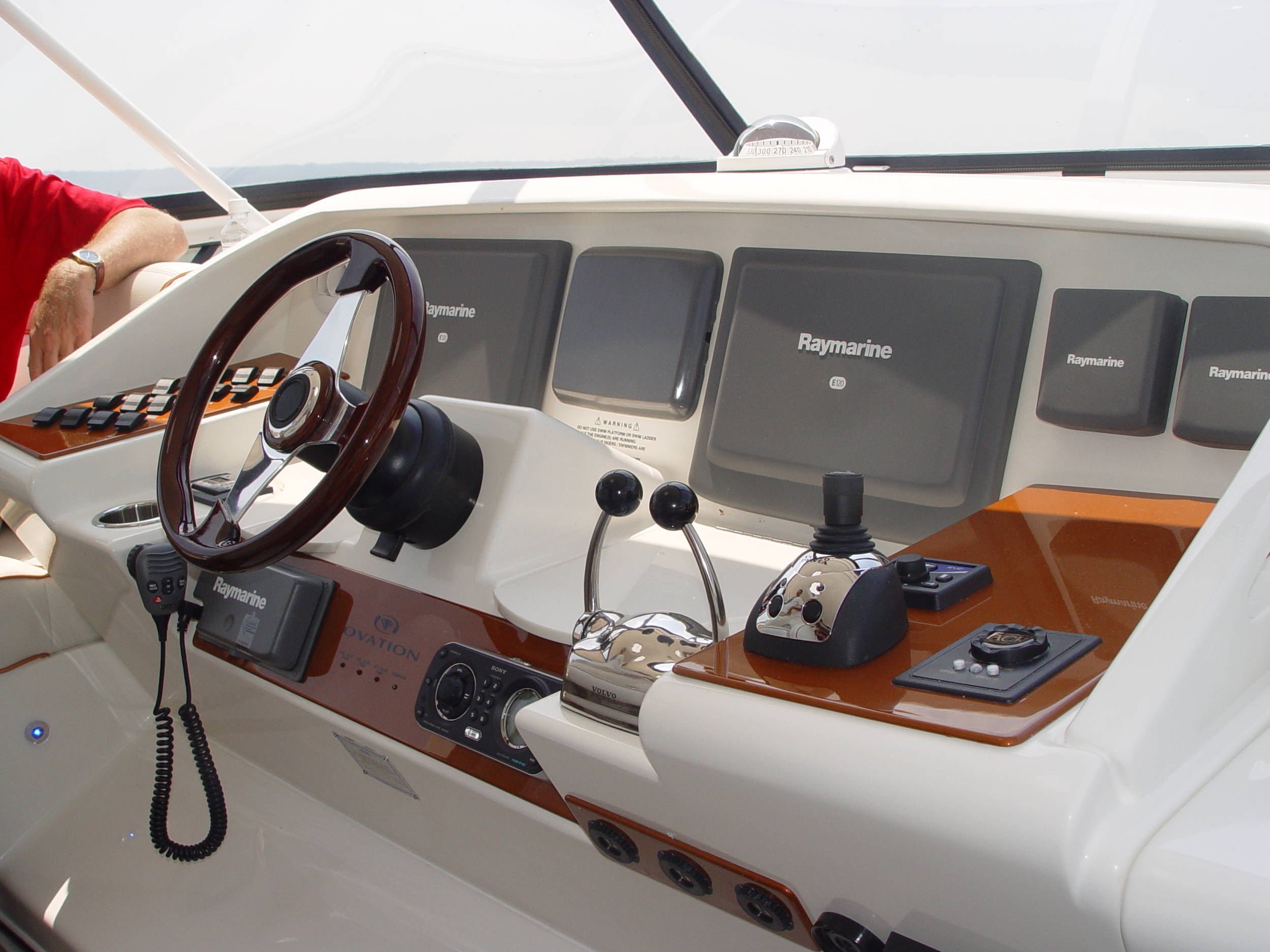 National Harbor Boat Show 6-7-08 New 52 Ovation Bridge Controls